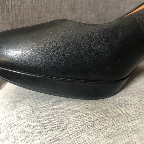 Stylish meet comfort! Previously loved Clark’s pumps. - Picture 4 of 6